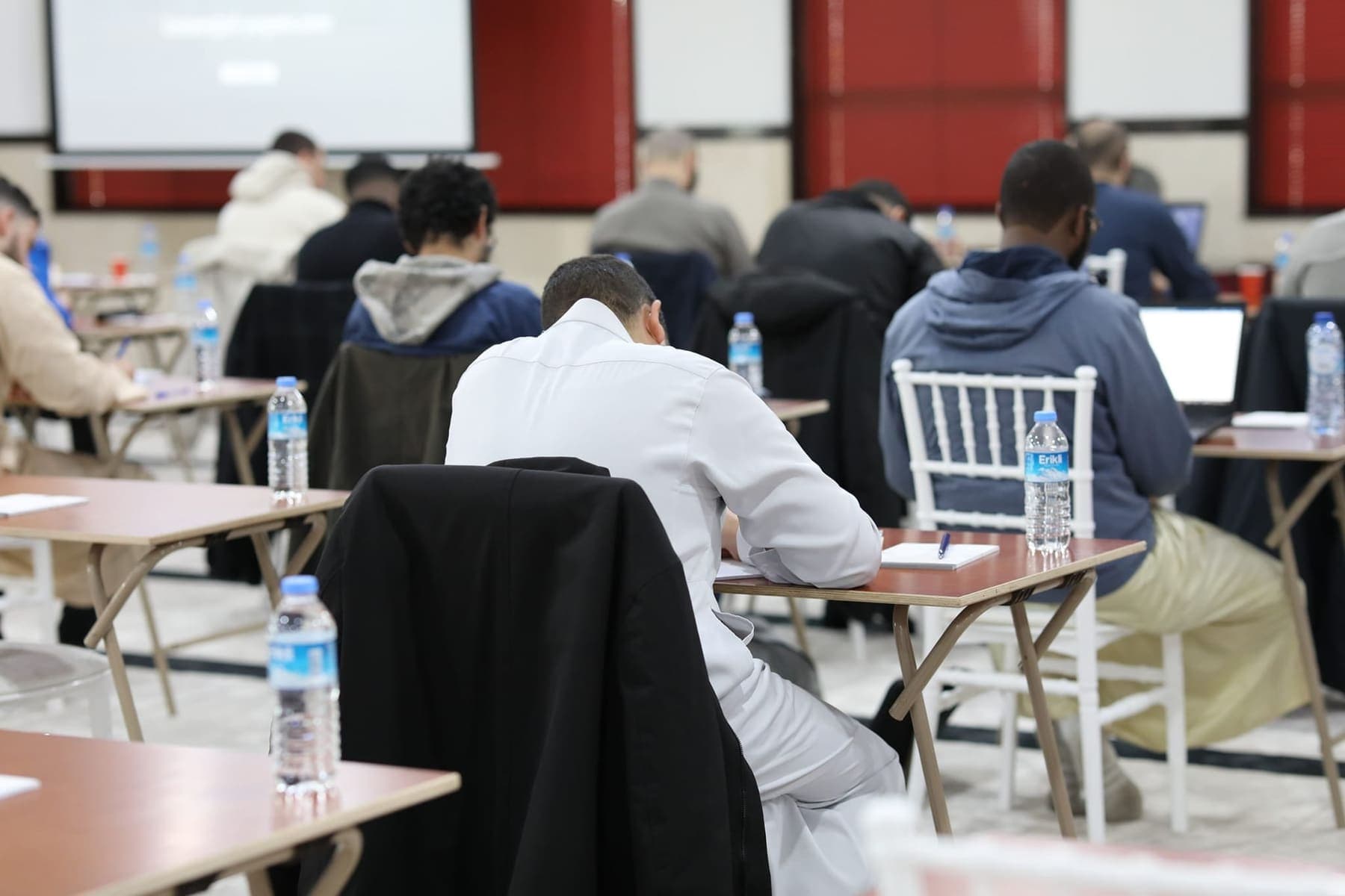 Studenten maken aantekeningen
